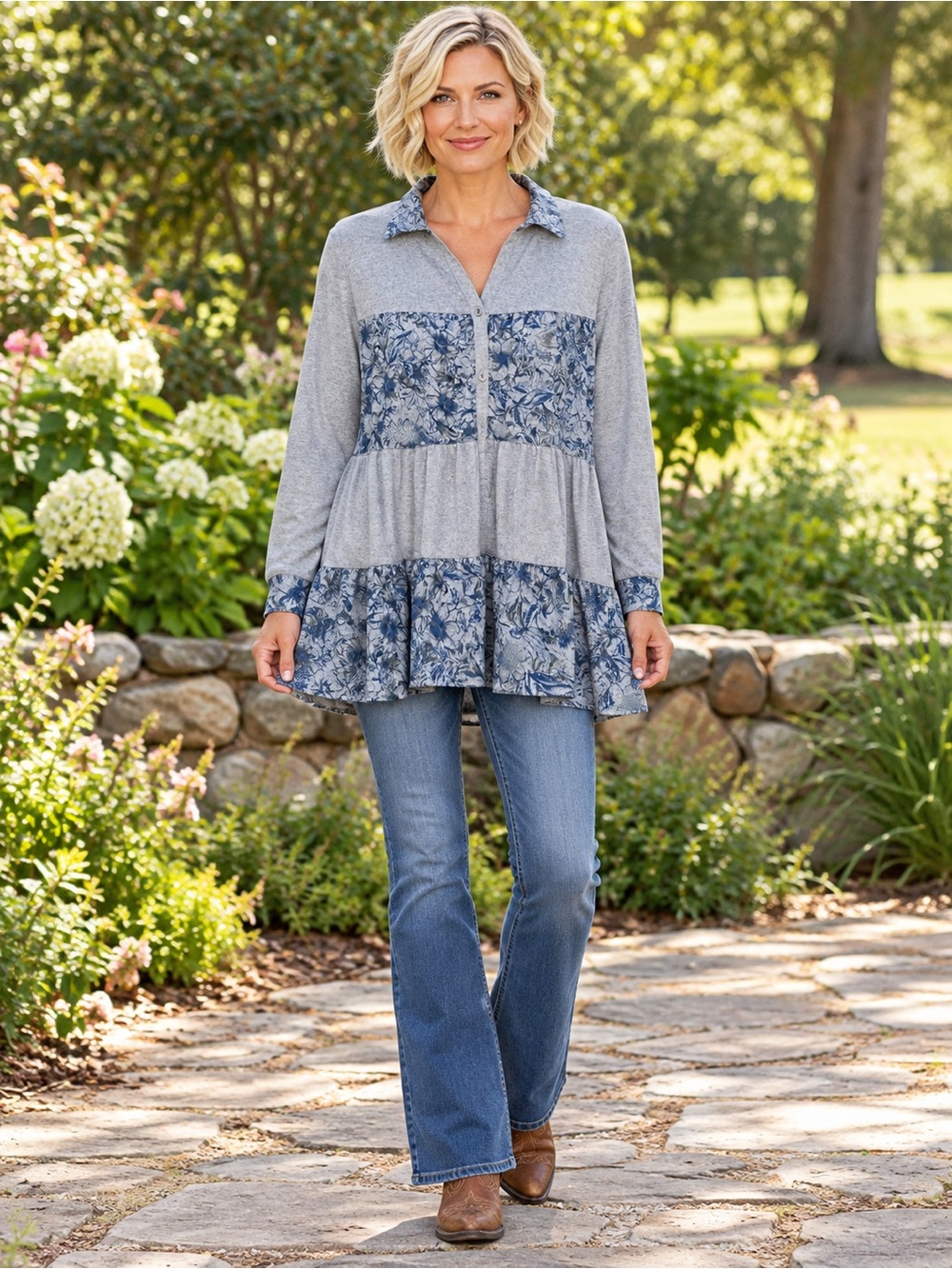 H172 NWT Young Threads L ptp25 Light Gray & Blue Floral Button-Front Tunic Top